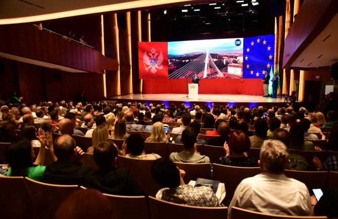 URA pozdravila odluku Evropskog parlamenta: Apsolutna većina građana želi Crnu Goru u EU