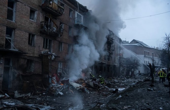 Rusija nastavlja da bombarduje Ukrajinu: U Kijevu troje stradalo, u Zaporožju poginula beba