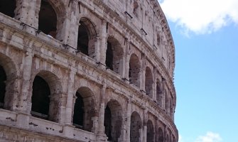 Obučeni kao gladijatori iznuđivali novac turistima u Rimu, uhapšeni