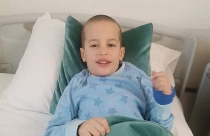 Za liječenje petogodišnjeg Vasilija Ćuzovića potrebno još 5.000 eura