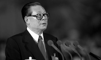 Trominutnim ćutanjem u Kini odana počast preminulom predsjedniku Đijang Ceminu 