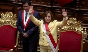 Peru dobio prvu predsjednicu države: Dina Boluarte položila zakletvu