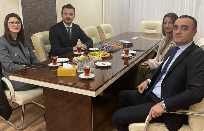  Dukaj posjetio Konzulat na čelu sa počasnim konzulom Crne Gore u Azerbejdžanu