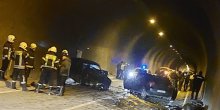 Saobraćajna nesreća u tunelu Lokve, poginula jedna osoba; Uznemirujuć snimak kako prolaznici mole hitnu da prime povrijeđenog
