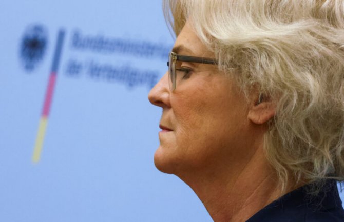 Njemačka ministarka odbrane planira da podnese ostavku