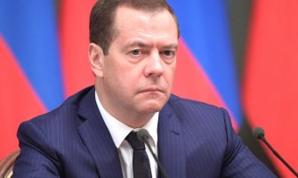 Medvedev: Rusija se neće libiti da upotrebi sve vrste oružja