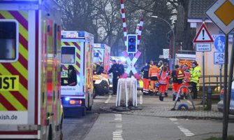 Špigel: Nožem napadao ljude u vozu u Njemačkoj, ubio dvoje, više povrijeđenih