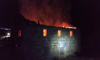 Izgorela kuća u mjestu Kamensko
