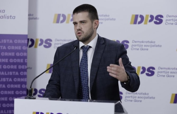 Nikolić: Upotreba policijskog aparata u cilju zastrašivanja građana, očajnički potez nelegitimne vlade i njenog premijera