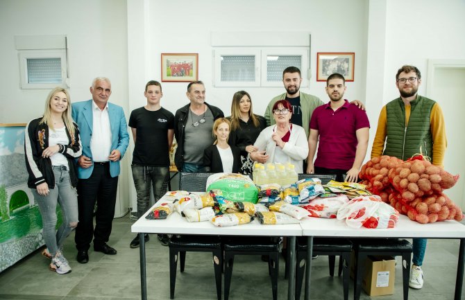 Forum mladih URA uručio donaciju Narodnoj kuhinji u Danilovgradu