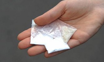 Četiri prekršajne prijave protiv lica kod kojih je pronađena manja količina kokaina i tablete buprenofina