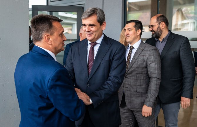 Ministar kapitalnih investicija, mr Ervin Ibrahimović, obišao završne radove na željezničkoj stanici u Bijelom Polju