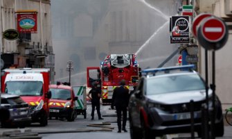 U Parizu velika eksplozija gasa: Požar u nekoliko zgrada, više desetina povrijeđenih
