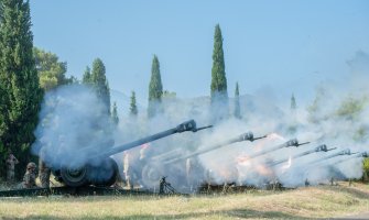 Po naredbi Milatovića izvršena počasna artiljerijska paljba povodom Dana državnosti