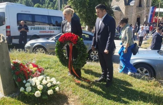 Delegacija Skupštine Glavnog grada položila vijenac na spomenik žrtvama u Velici: Jedan od najstravičnijih zločina u istoriji Crne Gore
