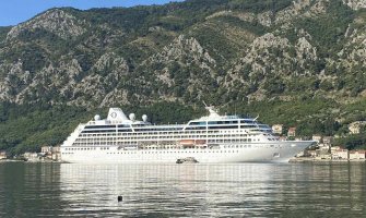 U Kotoru danas tri kruzera, pristiglo oko dvije ipo hiljade turista