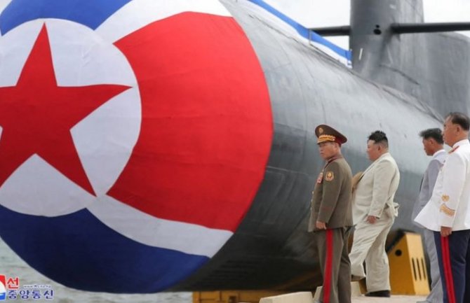 Sjeverna Koreja predstavila podmornicu sposobnu za lansiranje nuklearnog oružja