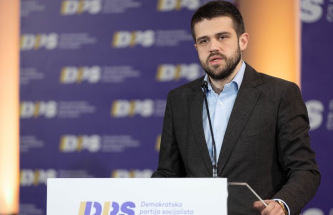 Nikolić: Poniženi DF da prestane da proziva DPS, izdali su dugogodišnje koalicione partnere
