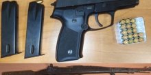 Oduzete puške, pištolji i municija pretresima u Nikšiću i Pljevljima, uhapšena jedna osoba