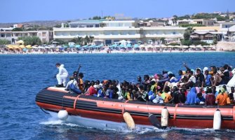 Tijelo novorođenčeta pronađeno u čamcu za migrante na putu za Italiju