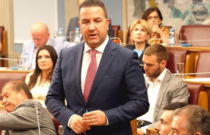 Eraković predao kandidaturu za potpredsjednika DPS-a
