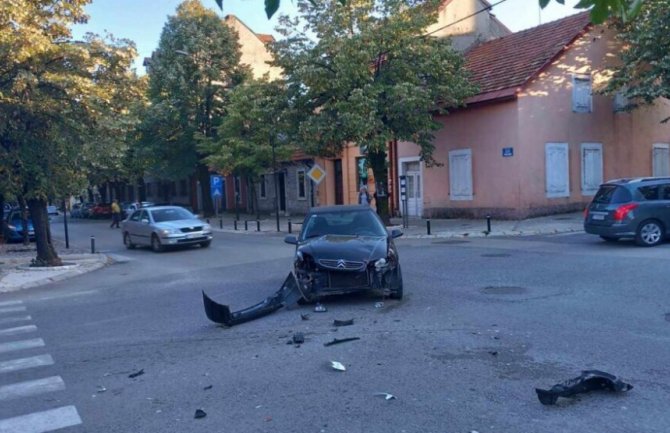 Saobraćajna nezgoda na Cetinju, povrijeđena jedna osoba