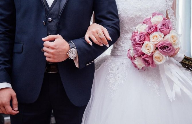Advokat objasnio zašto smatra da je brak u ranim 20-im greška