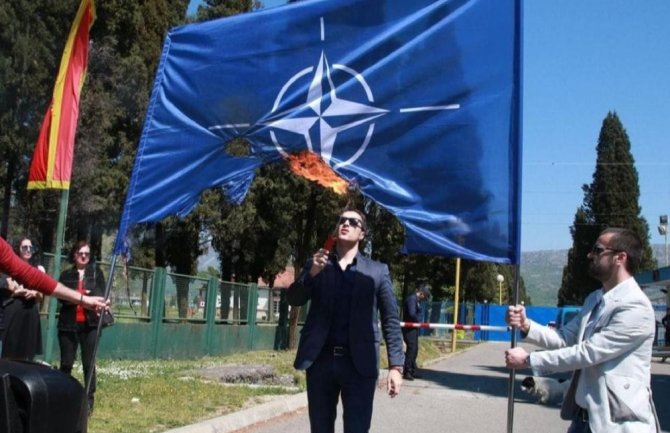 Ukinuto rješenje kojim je Milačić kažnjen zbog paljenja NATO zastave