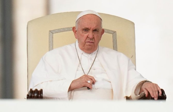 Papa Franjo pozvao sveštenike da ne pričaju puno: Ljudi će zaspati