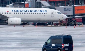 Talačka kriza na aerodromu u Hamburgu: Pregovarački tim u kontaktu sa osumnjičenim, dijete je dobro