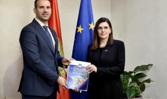 Popa uručila Spajiću Izvještaj o napretku: Polazna osnova za reformske procese