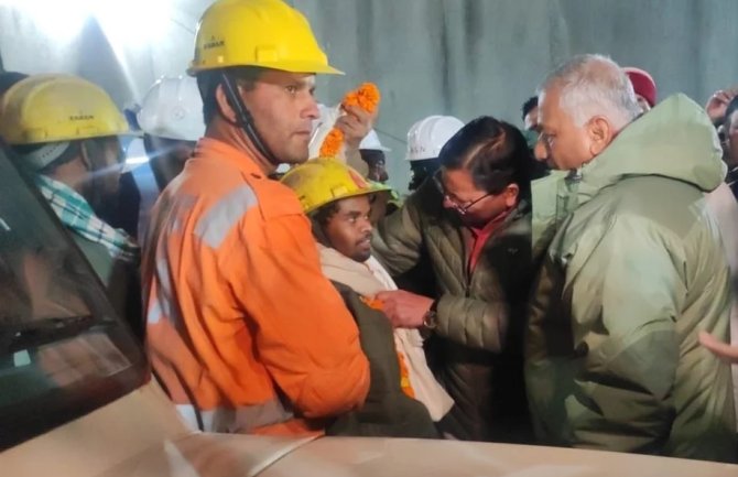 Indijski radnici izvučeni iz urušenog tunela nakon više od 17 dana