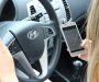 Alarmantno: Vozi i telefonira četiri petine vozača