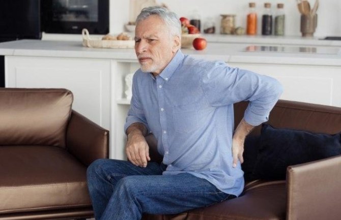 Bol u donjem dijelu leđa može biti skriveni znak raka prostate