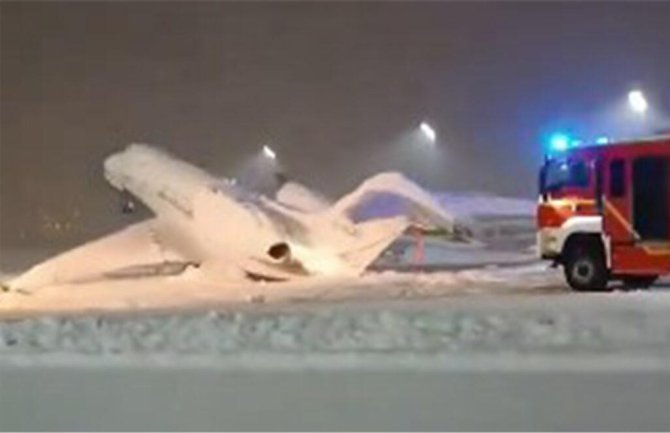  Njemačka ne pamti ovakvu mećavu: Aerodrom u Minhenu okovan ledom, otkazano 560 letova