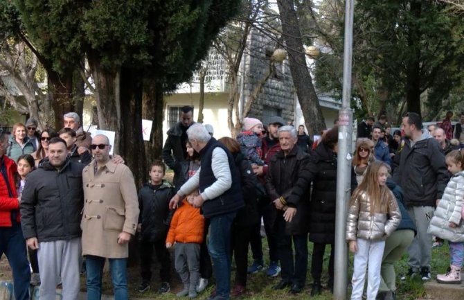 Protest u centru Podgorice: Izgradnjom nove zgrade stvorio bi se zatvor za stotine porodica