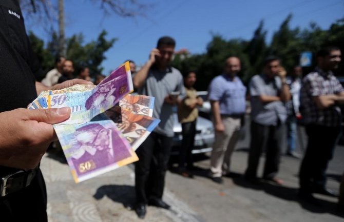 Tona novčanica prebačena sa sjevera na jug Pojasa Gaze