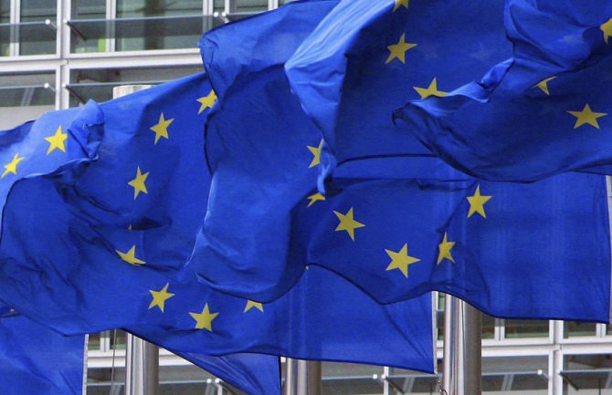 EU zabrinuta zbog “iznenadnog zatvaranja“ srpskih institucija na Kosovu