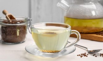 Čaj koji smiruje kašalj i ublažava bol u grlu