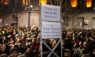 Počeo šesti protest u Beogradu, sedmoro političara štrajkuje glađu