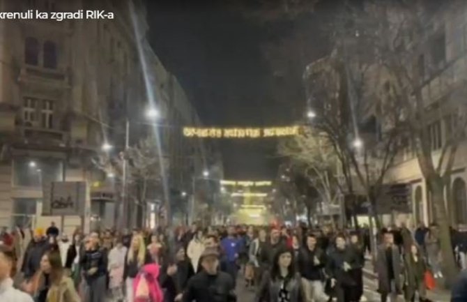 Beograd: Počeo osmi protest ispred zgrade RIK-a; Građani: Ako se ovo dopusti, mi više izbora nemamo