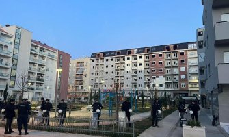 Radulović: Počelo rušenje zgrade Lamele C, vlasnici stanova poručuju da ne izlaze iz njih