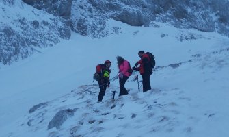 Led i jak vjetar zaglavio planinare: Izvukli ih članovi GSS-a