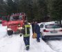 Beranski vatrogasci spasili petočlanu porodicu iz vozila zaglavljenog u snijegu