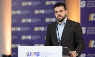 Nikolić: Kleronacionalistima Dragašu i Dragoviću građanske i evropske partije poput DPS i ne mogu biti prihvatljive