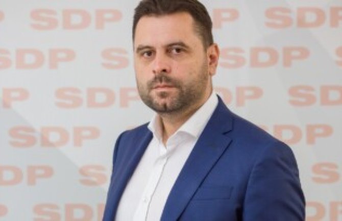 Vujović: Milovićeve riječi da je bezbjednosni sektor “trop” najbolje opisuju 100 dana Vlade