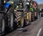 Demonstranti na traktorima dijele voće siromašnima u Napulju