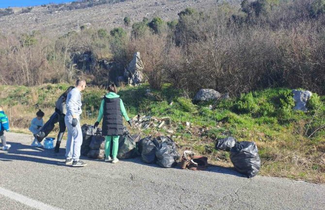 Opština Danilovgrad organizovala akciju čišćenja na dionici od Pažića do Glave Zete
