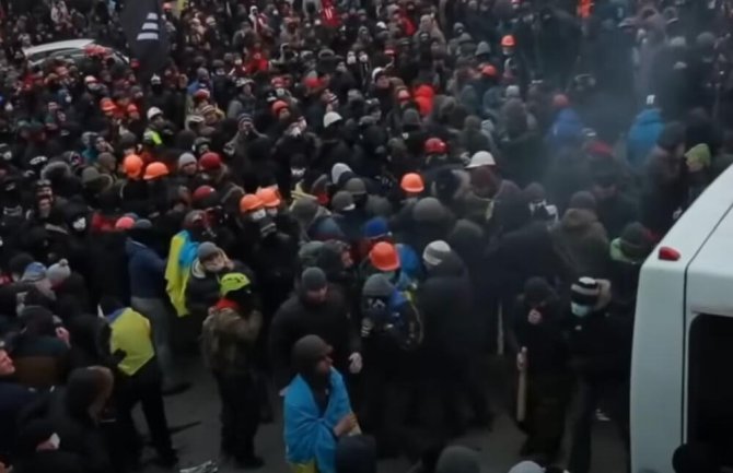Demonstracije u Kijevu prije deset godina: Vrebaju snajperisti, krv na sve strane, poginulo najmanje 100 ljudi