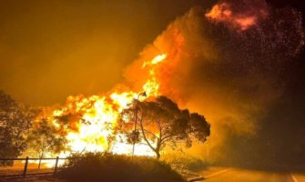 Bukti šumski požar u Australiji, 2.000 ljudi hitno evakuisano